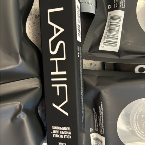 Lashify Lashes set with Bond; NEW. 2 different styles as seen in photos. - Picture 3 of 6